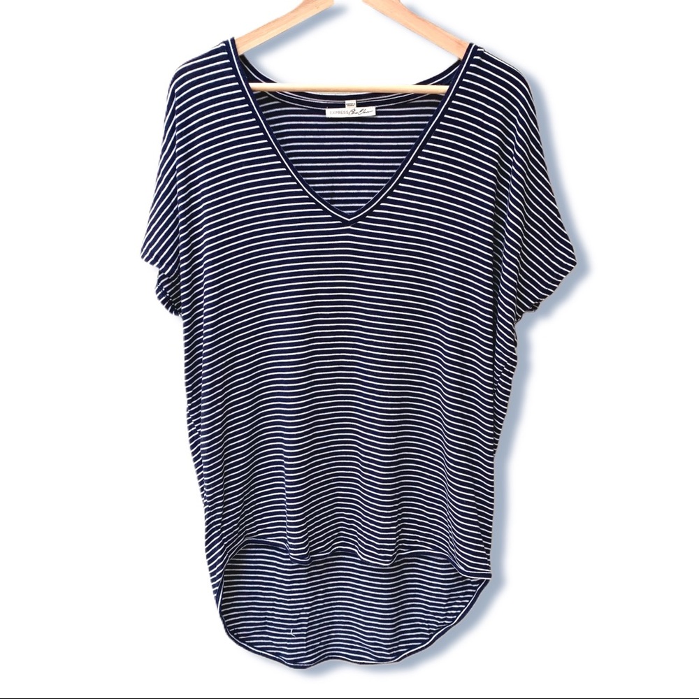 🎉HP🎉Express One Eleven Striped V-Neck London Tee